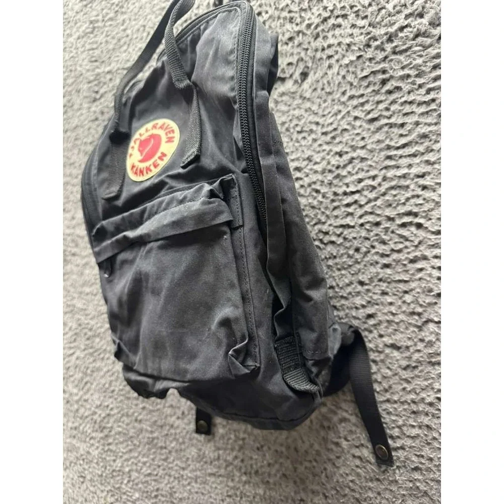 Fjallraven Kanken Classic Vinylon‎ Everyday Outdoor Backpack Black Unisex
